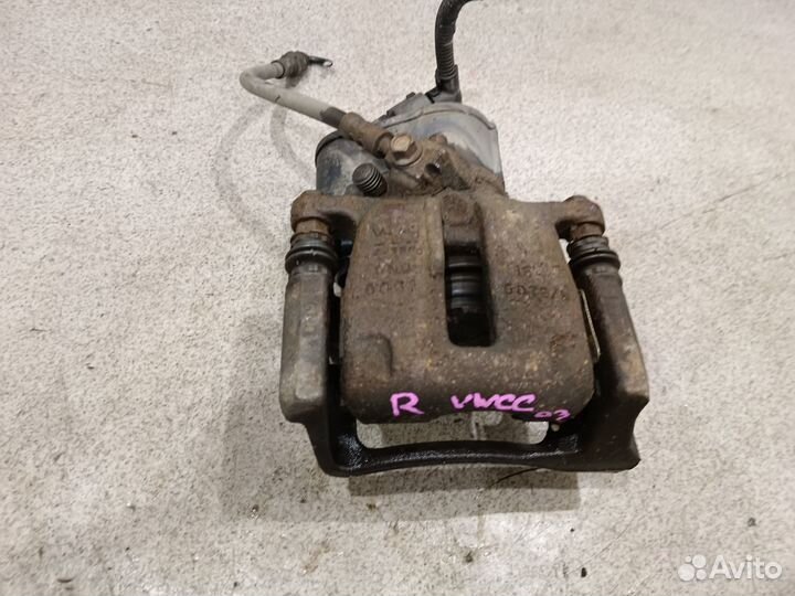 Задний правый тормозной суппорт WV Passat CC B7