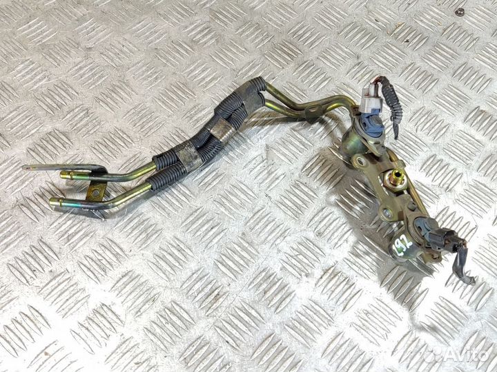 Рейка топливная рампа Subaru Forester S11