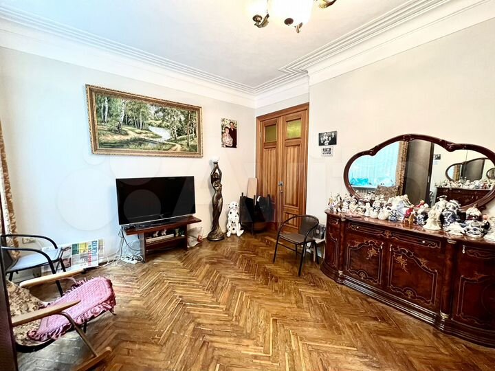 2-к. квартира, 60 м², 1/5 эт.