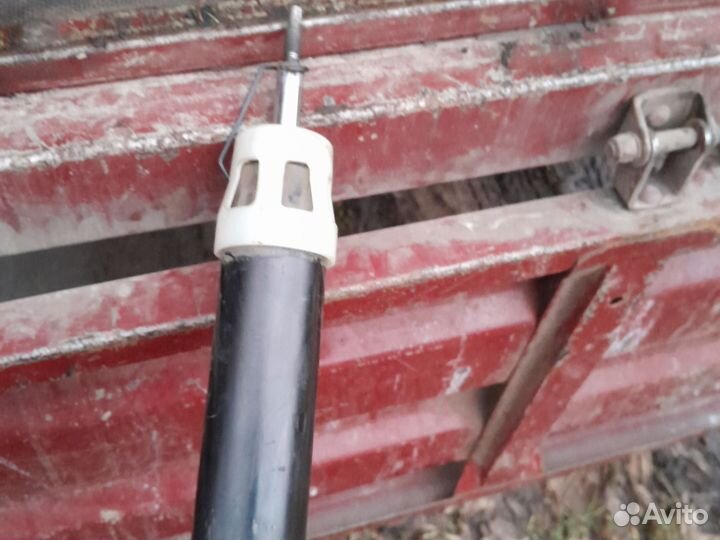 Заднии амортизаторы ford focus 3