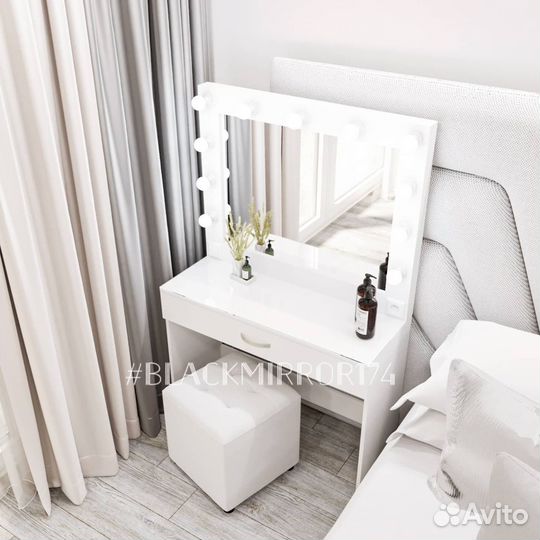 Стол туалетный белый под пуф