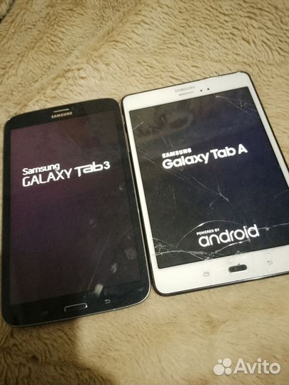 2 планшета Samsung