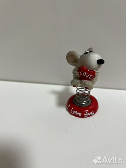 Статуэтка ангел, Лев из Мадагаскара и другие