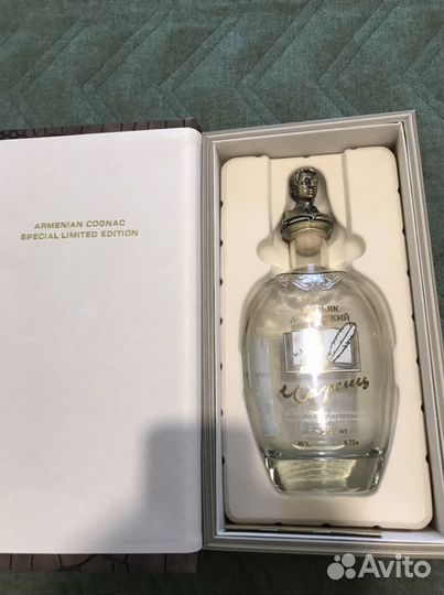 Коробки,бутылки из под виски,коньяка