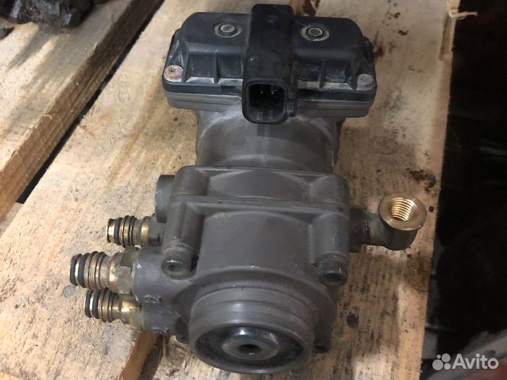 Кран Volvo 21390585