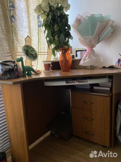 Компьютерный стол