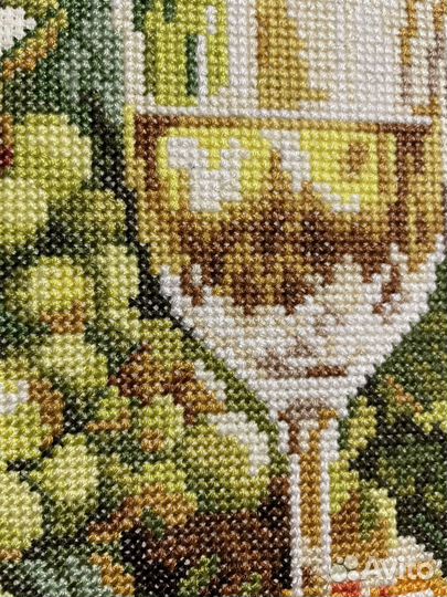 Картина вышитая крестом ручная работа Шардоне