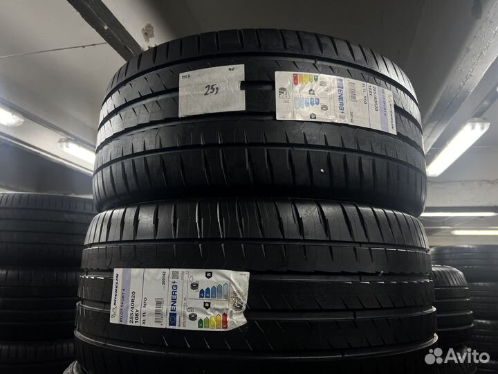 Michelin Pilot Sport 4 245/45 R20 и 285/40 R20 110Y