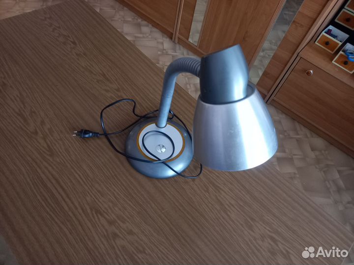 Лампа настольная