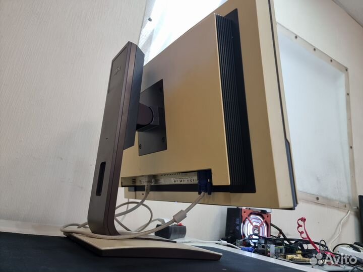 Монитор 22 дюйма