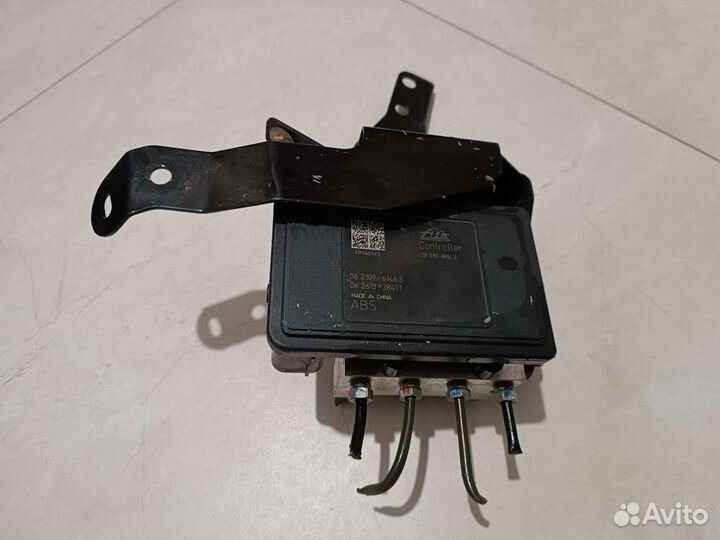 Блок абс Mitsubishi Outlander 3 4670A658