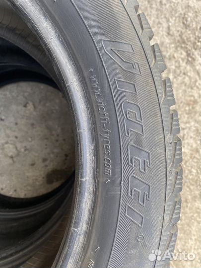 Hankook Winter I'Pike RS2 W429 215/50 R17 95T