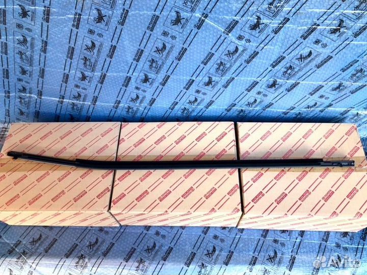 Молдинг двери передний правый Toyota Rav4 XA50