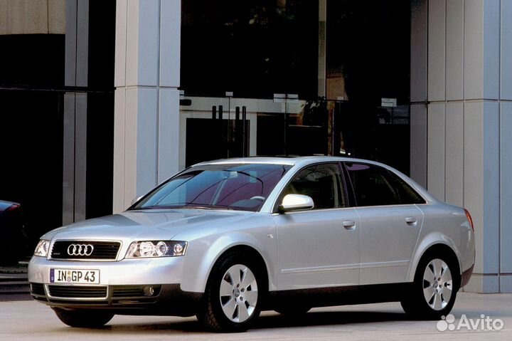 Лобовое стекло audi A4