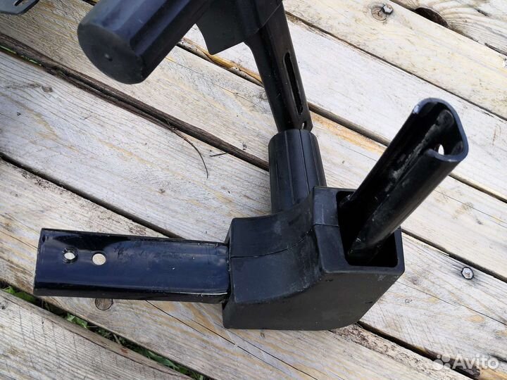 Механизм крепления спинки офисного кресла