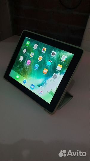 Планшет Apple iPad 4 Retina + Wi-Fi