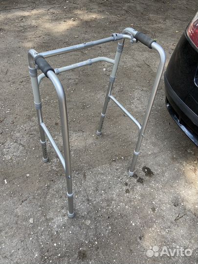 Ходунки для взрослых инвалидов