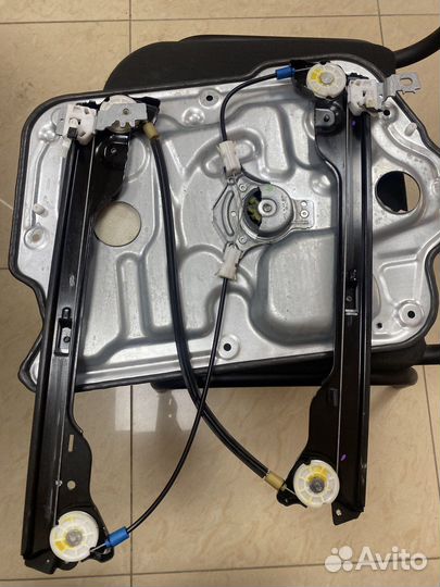 Стеклоподьемник передний левый Nissan Qashqai J10