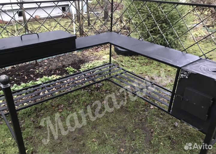 Мангал с крышей