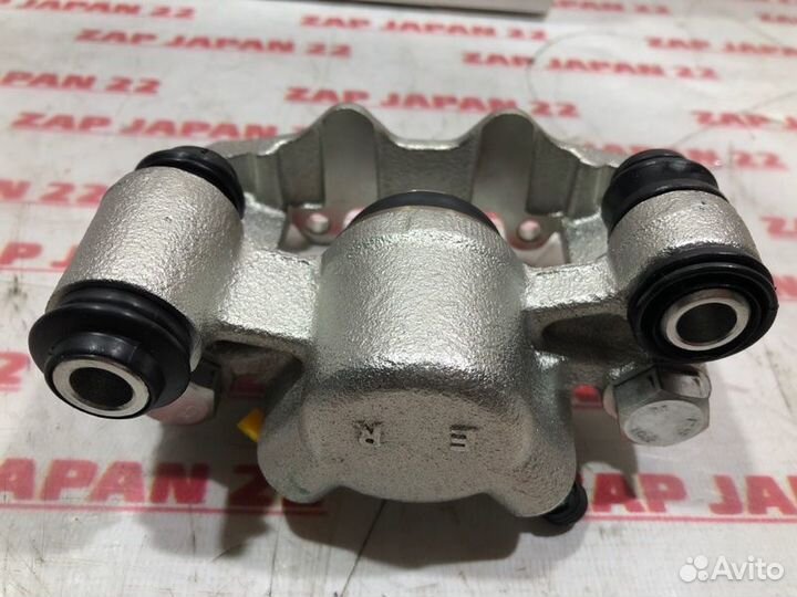 Суппорт задний правый Toyota Rav4 ACA21