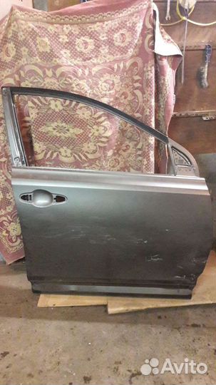 Дверь передняя правая на toyota rav4