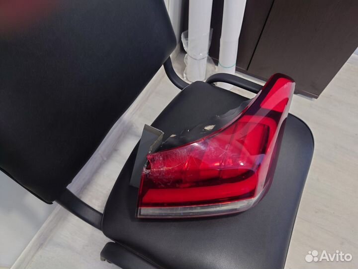 Правый задний фонарь Дженесис G 80