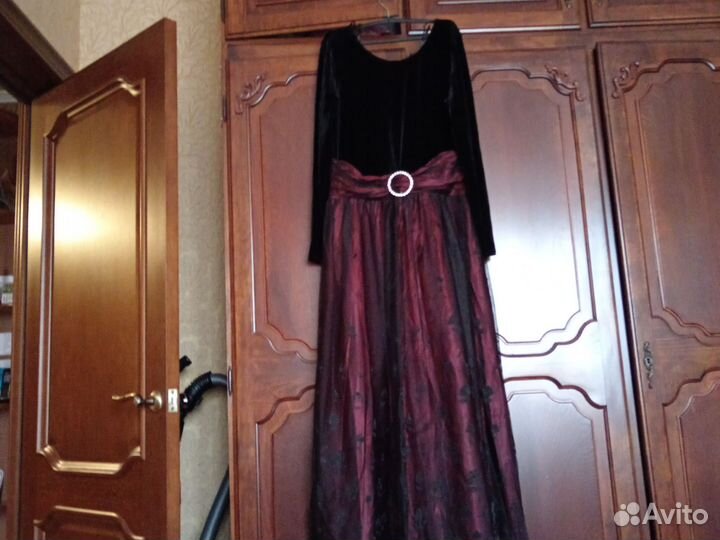 Вечернее платье 48 размер чёрное италия