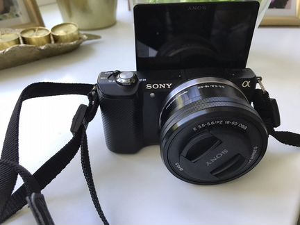 Компактный зеркальный системный фотоаппарат Sony