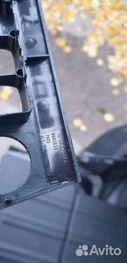 Нижня планка под кнопки Volvo XC90