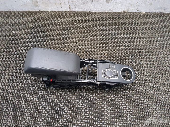 Консоль салона BMW i3, 2016