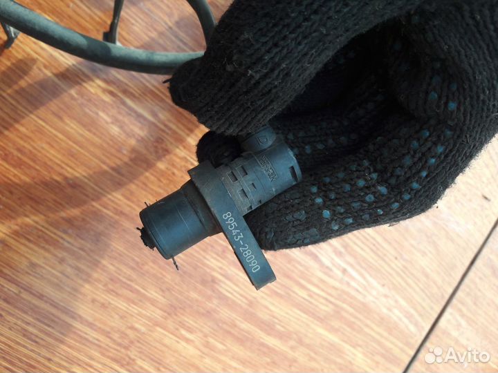 Датчик ABS Toyota Alphard H10