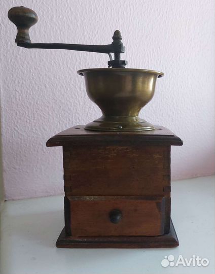 Кофемолка стариннаяКонец XIX - начало хх века