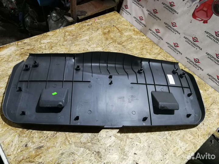 Обшивка крышки багажника Ford Focus 2