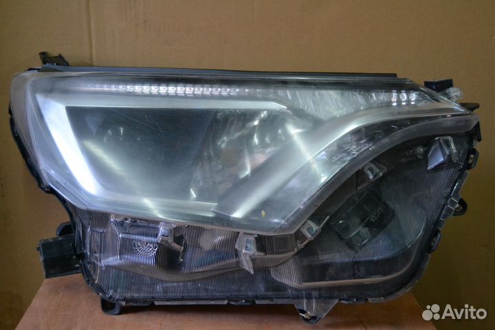 Фара левая, правая Rav4 2015-2019 оригинал