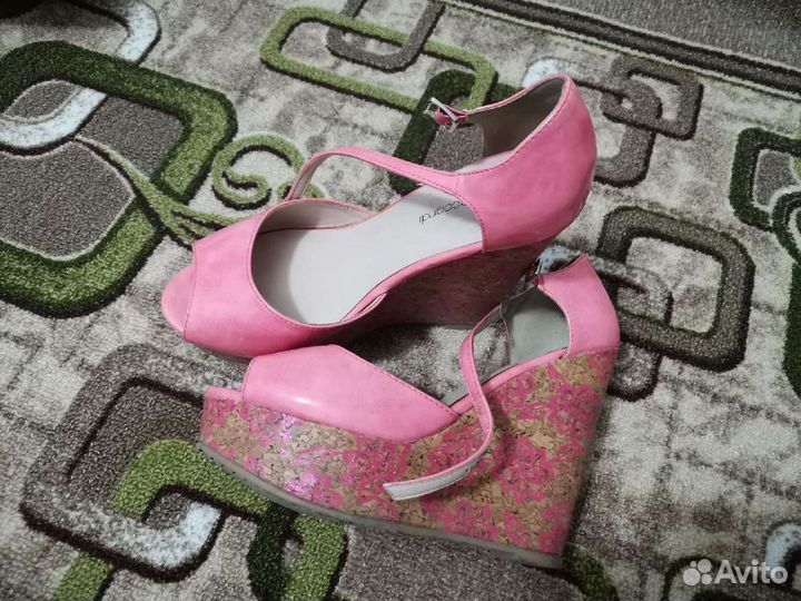 Босоножки женские