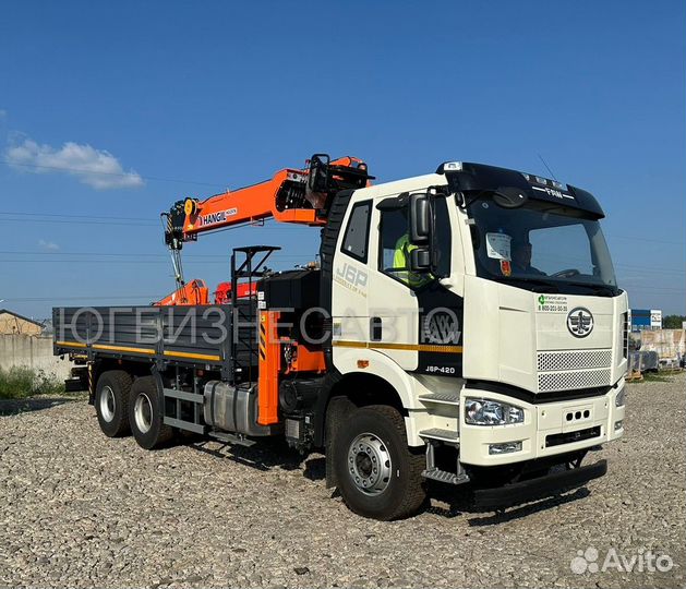 Бортовой грузовик FAW J6P с КМУ HANGIL SV, 2025