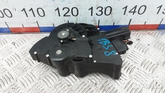 Электропривод багажника audi A8 D3 (1BS08SS01)