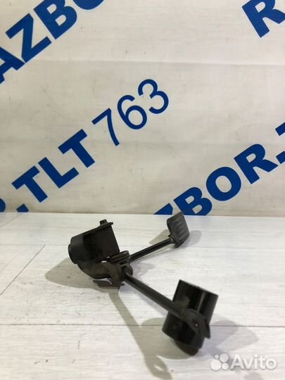 Педаль газа peugeot 107 1.0 мт