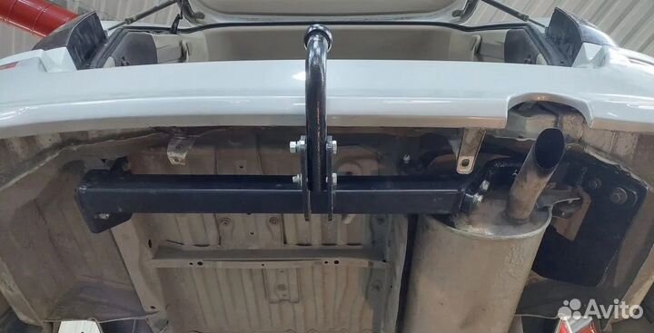 Фаркоп Toyota Alphard 02-08/Estima 2000-2006 квадр