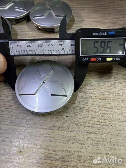 Колпачки / Заглушки для дисков Mitsubishi