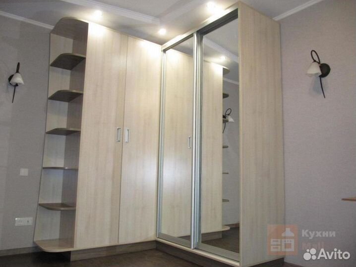 Шкаф купе с зеркалом