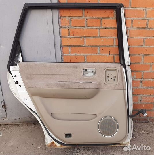 Двери Nissan presage u30