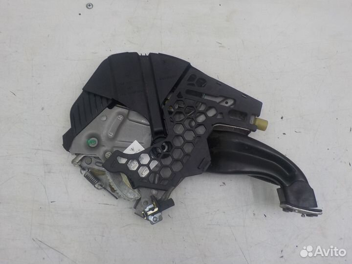 Рычаг стояночного тормоза Volkswagen Touareg 2002