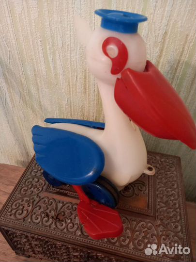Игрушка пеликан на колесах, СССР