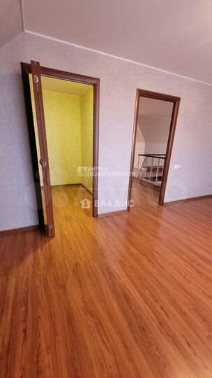 Дом 302 м² на участке 7,5 сот.