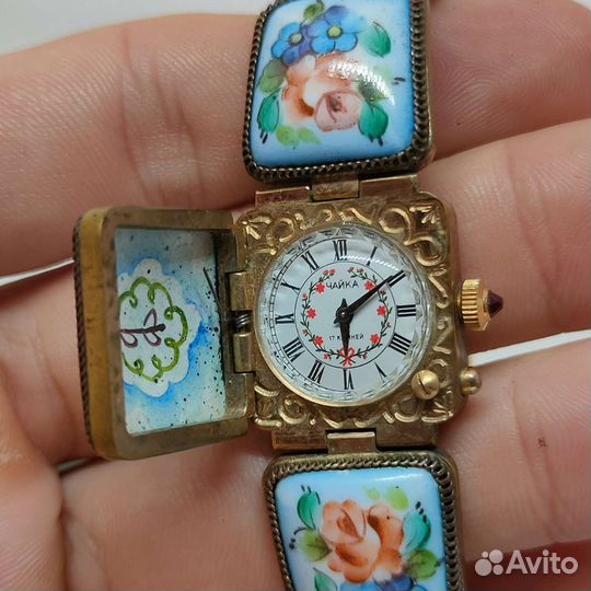 Наручные механические часы 