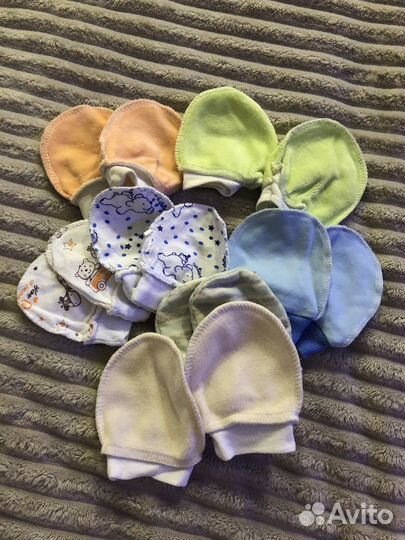 Бесплатно шапочки и царапки для новорожденных