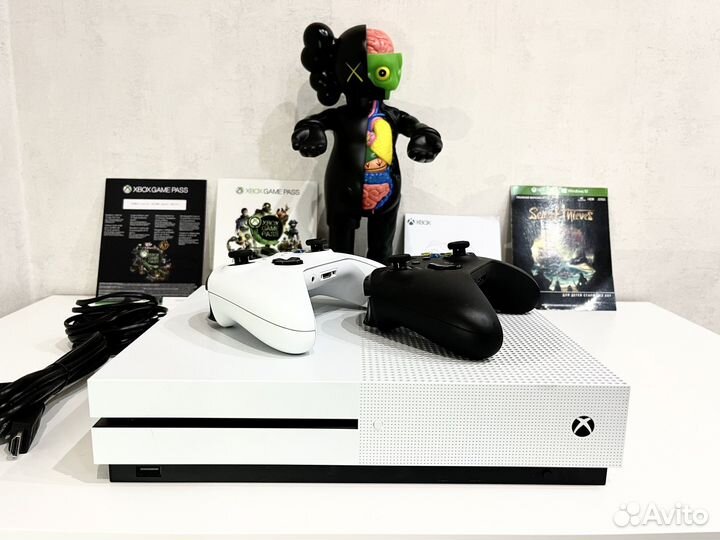 Xbox ONE S 1TB + 2 геймпада + 450 топ игр