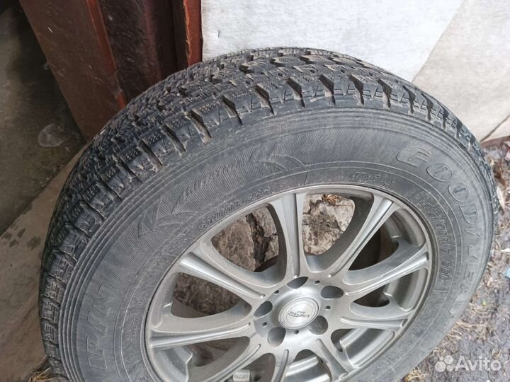 Goodyear Wrangler IP/N 215/70 R16