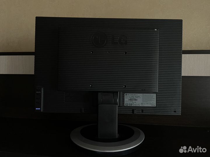 Монитор LG